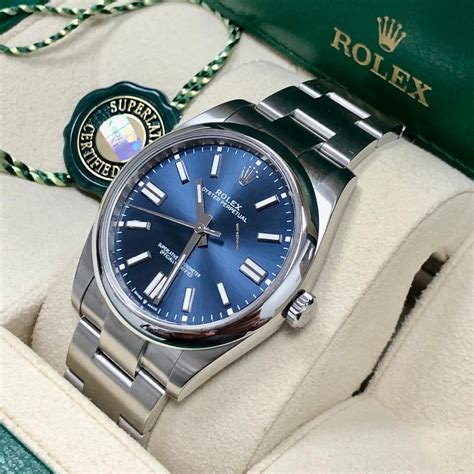 Rolex Oyster Perpetual 41 124300 .